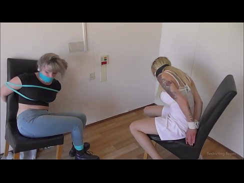❤️ Asılı / bağlanmış və ağzı bağlanmış / çətinlik içində olan qız Seks videosu pornoda az.bestsexporno.ru ☑